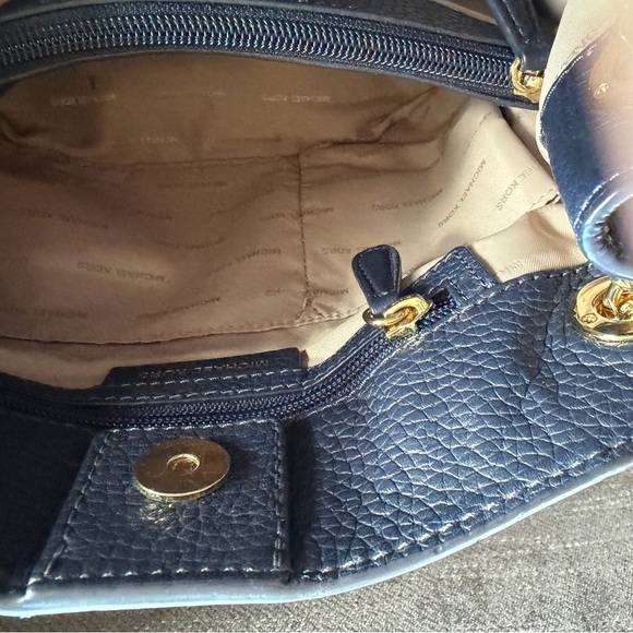 Michael Kors Navy Blue Leather Shoulder Bag w Gold Chain/Straps crossbody - Picture 10 of 13